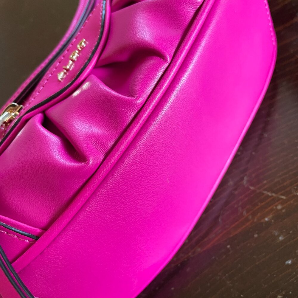 FIRM. Vintage ALDO Crossbody Shoulder Purse, Gorgeous Fuchsia & Gold. - Picture 4 of 13